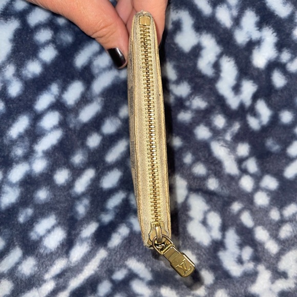 Louis Vuitton Key Pouch - Picture 4 of 4